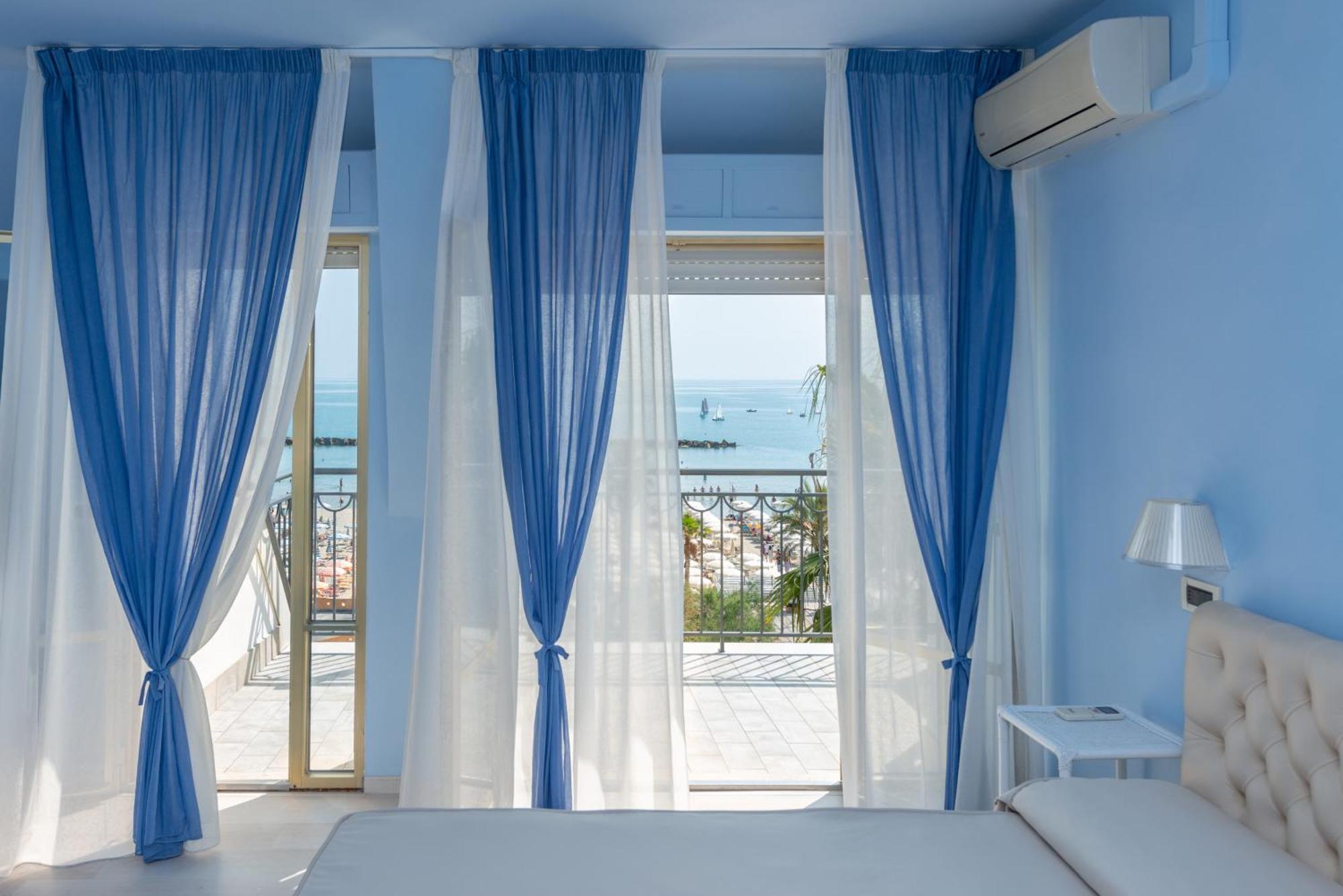 Hotel Dino Сан Бенедето дел Тронто Екстериор снимка