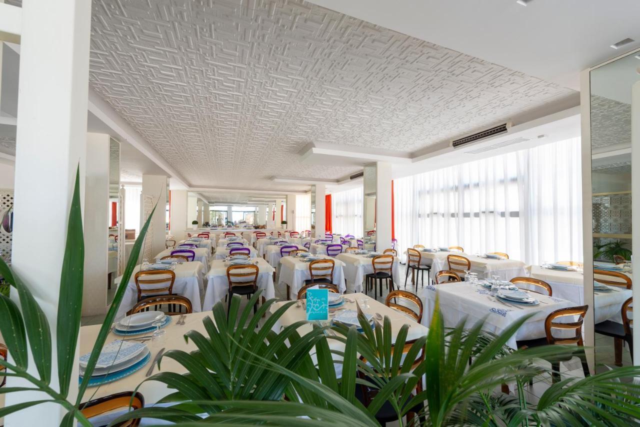 Hotel Dino Сан Бенедето дел Тронто Екстериор снимка